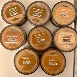 Lots of Bare Minerals Mineral Foundation